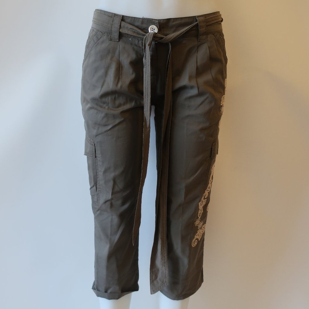 R.E.D. VALENTINO OLIVE GREEN CARGO CAPRI PANTS  4